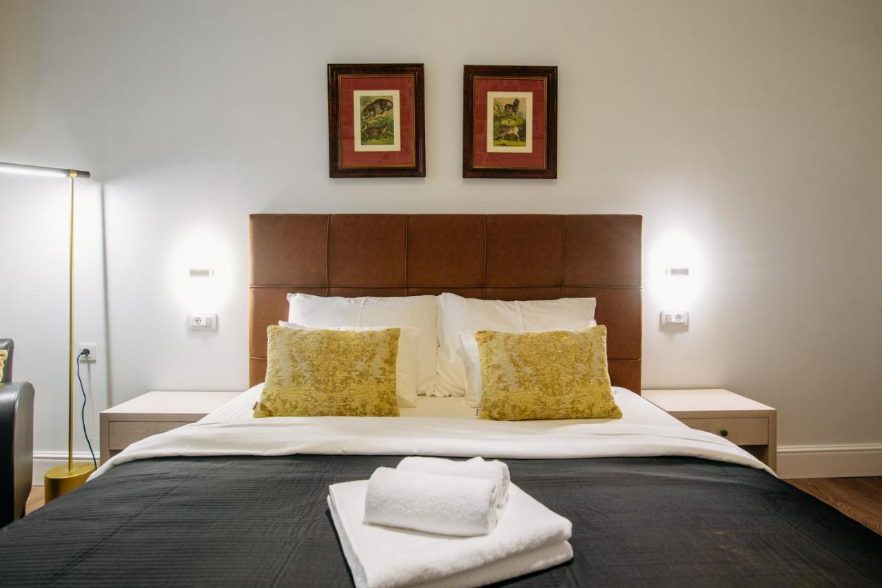 Central W Apartment & Rooms By Duhomes Dubrovnik Bagian luar foto
