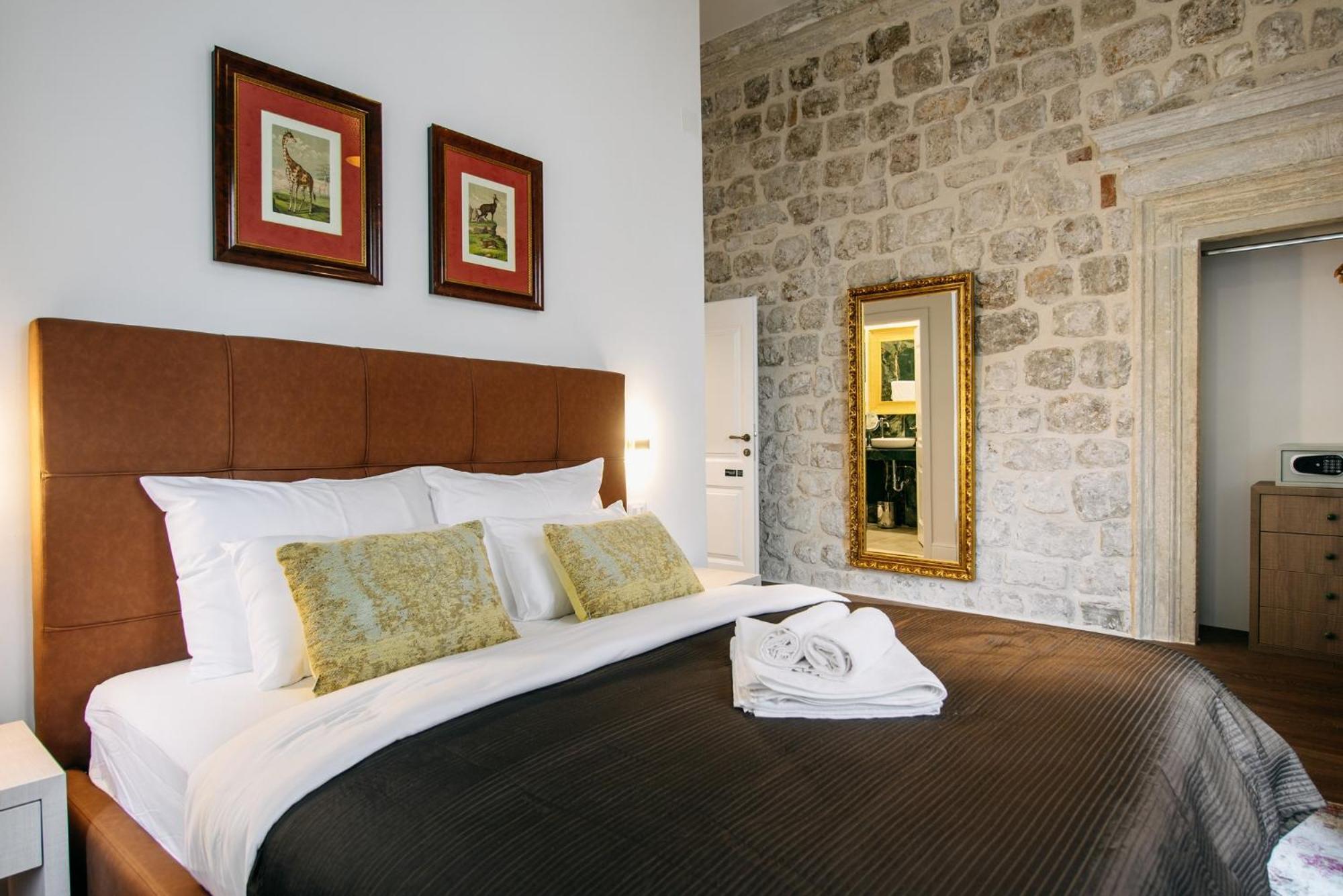 Central W Apartment & Rooms By Duhomes Dubrovnik Bagian luar foto