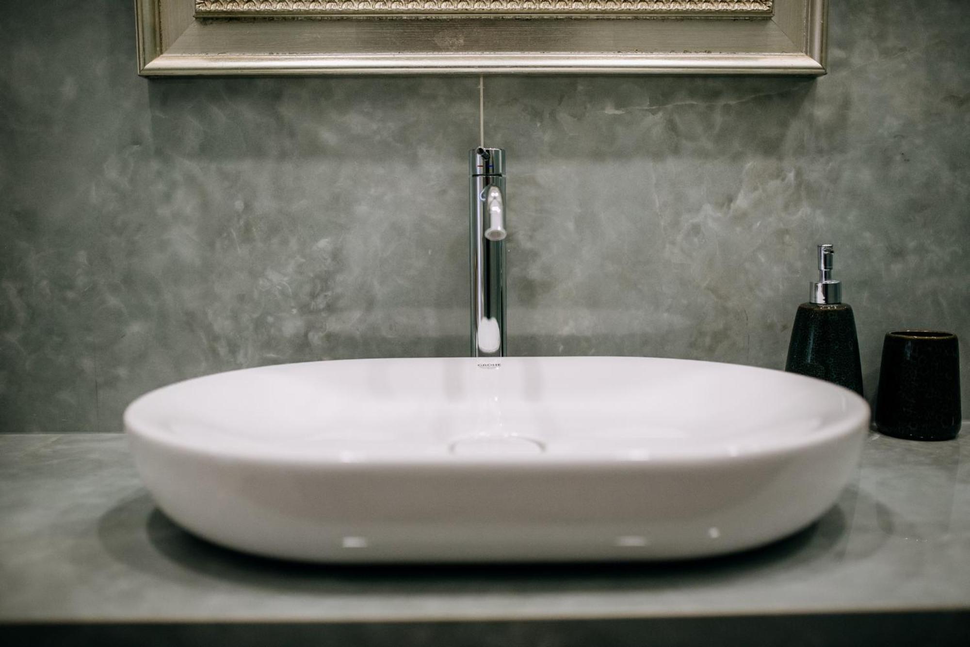 Central W Apartment & Rooms By Duhomes Dubrovnik Bagian luar foto